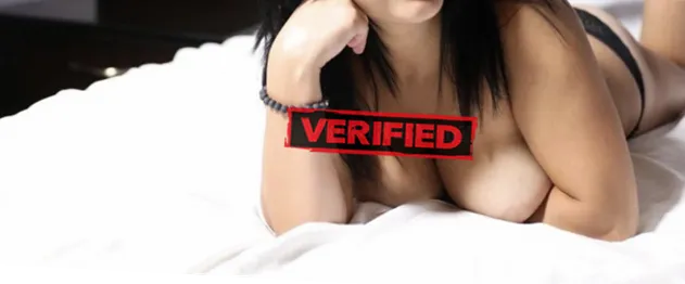 Beverly tits Prostituta Valadares